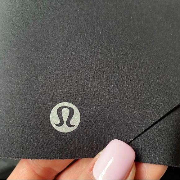 Lululemon Enlight sports bra - Picture 3 of 5